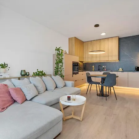 Apartment Ah Galvaniho Ii Bratislava